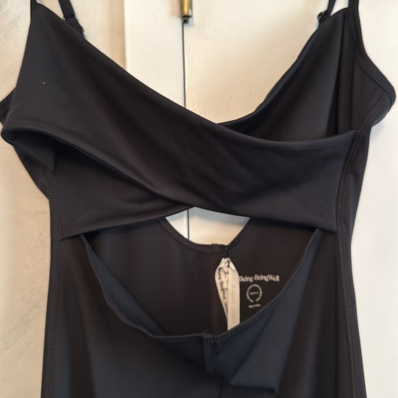 New Revolve's WellBeing + Beingwell twisted front jumpsuit size small - Picture 5 of 9